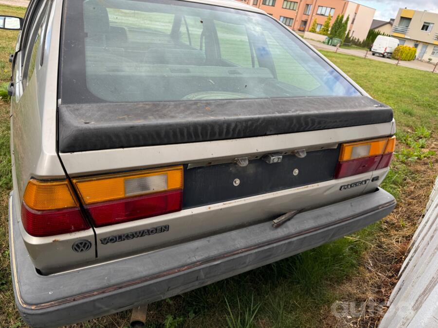 Volkswagen Passat B2 Hatchback 5-doors
