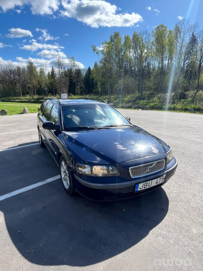 Volvo V70 2 generation wagon