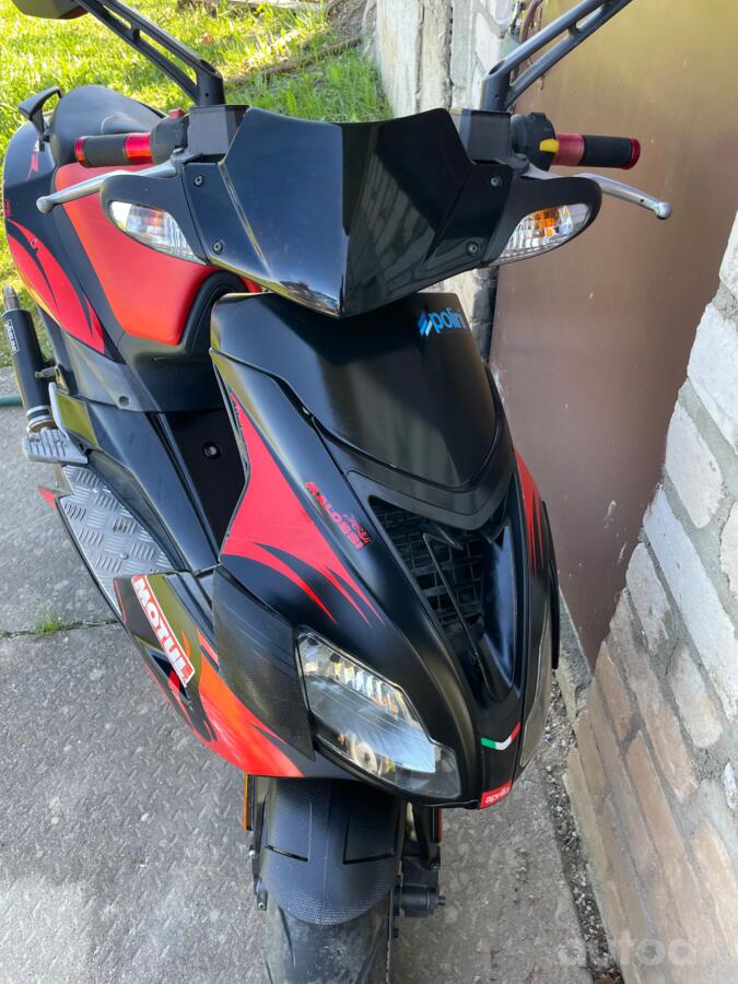 Aprilia SR
