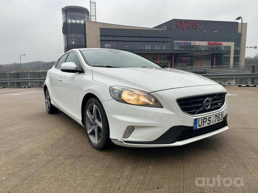 Volvo V40 2 generation Hatchback 5-doors