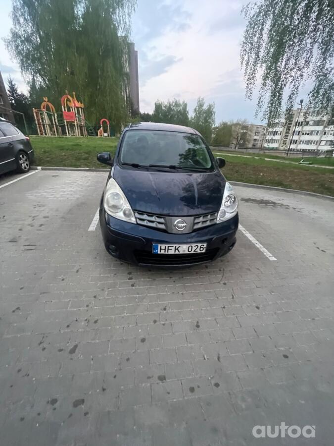 Nissan Note E11 Hatchback