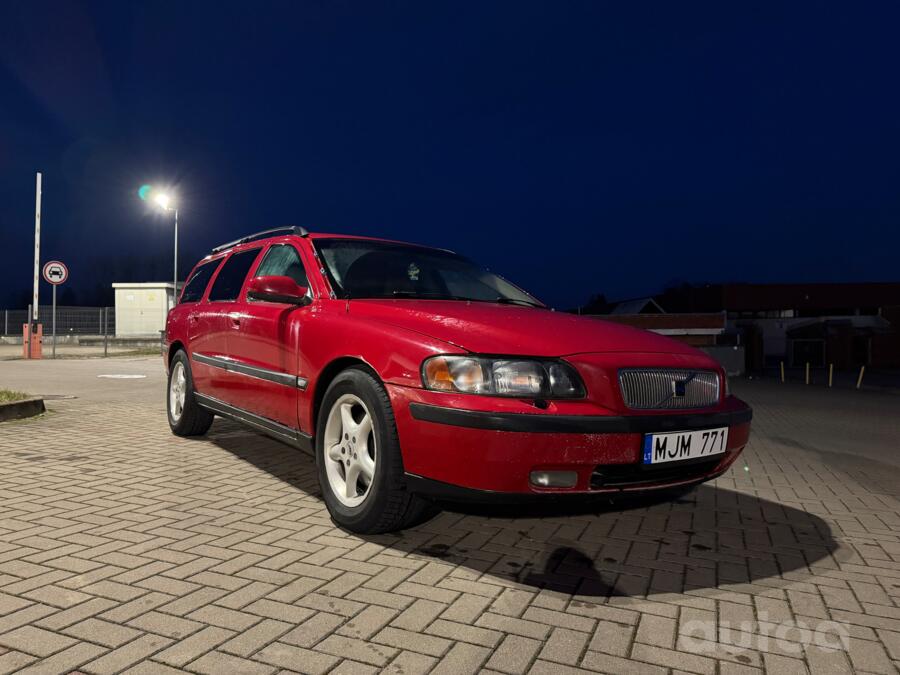 Volvo V70 2 generation wagon