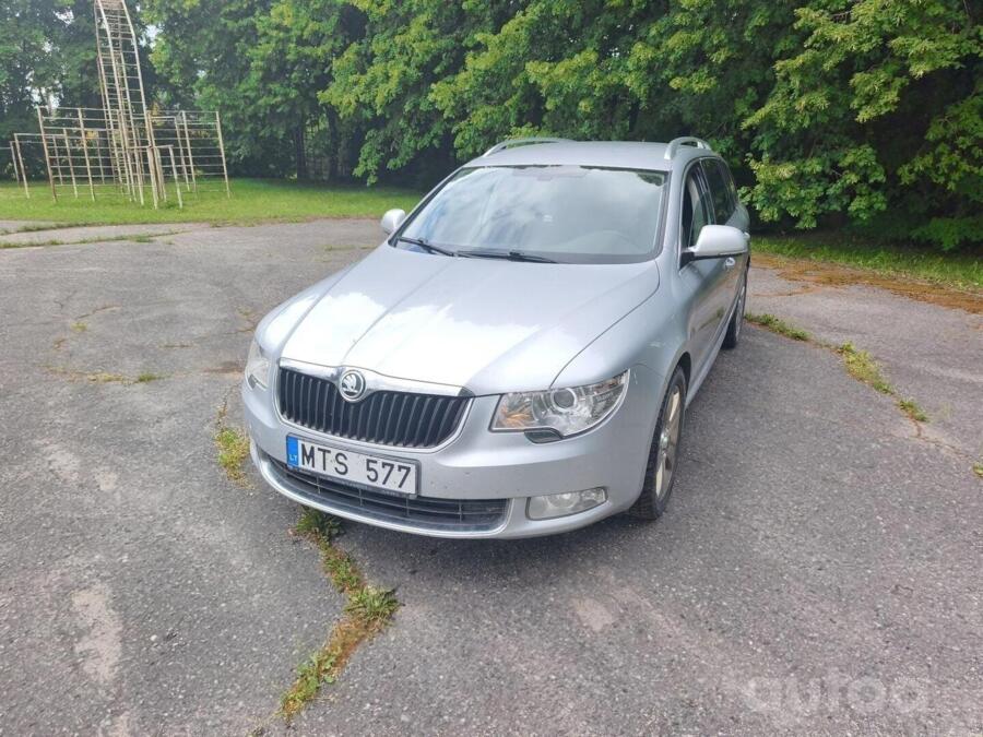 Skoda Superb 2012