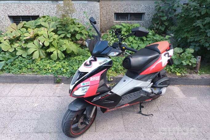 Aprilia SR