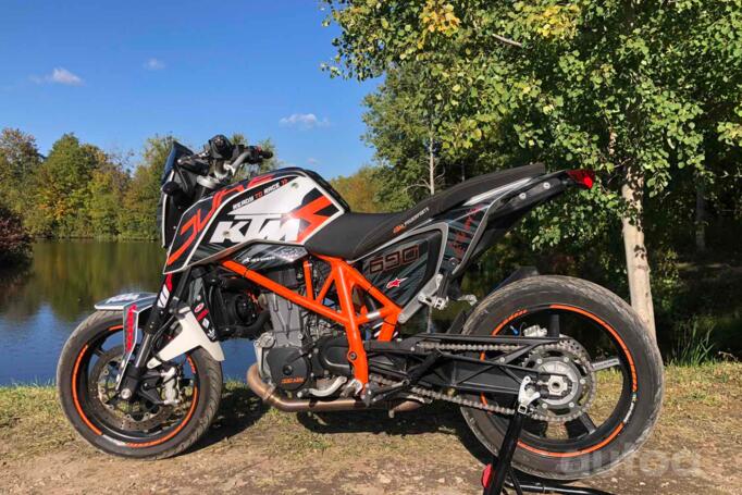 KTM Duke