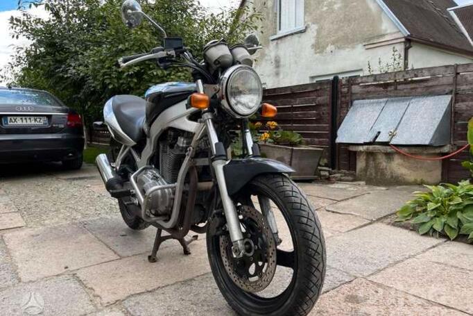 Suzuki GS