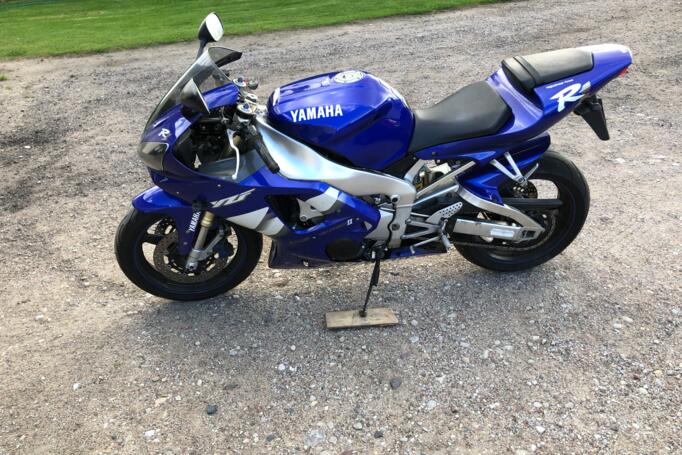 Yamaha R1