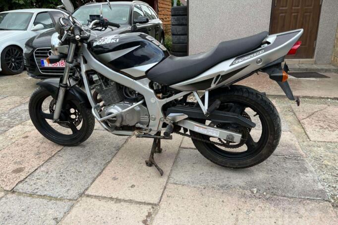 Suzuki GS