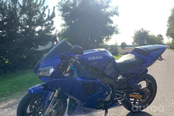 Yamaha R1