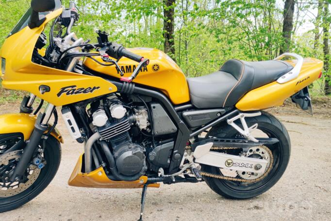 Yamaha FZS 600 Fazer