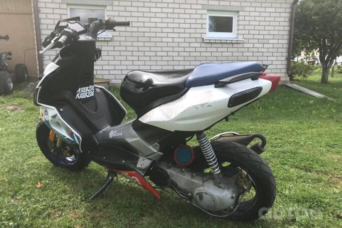 Aprilia SR