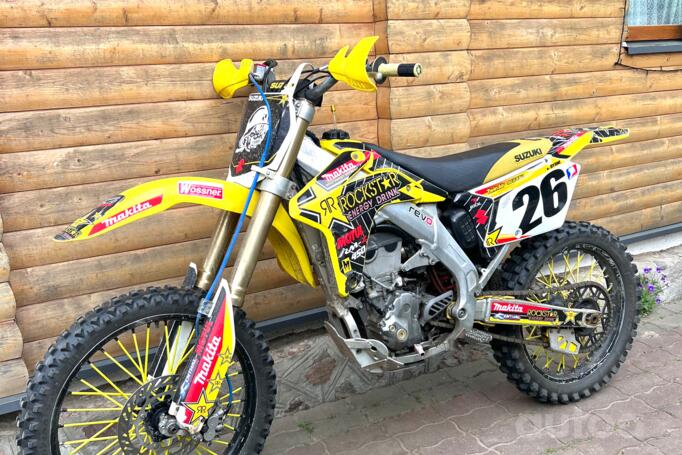 Suzuki RM