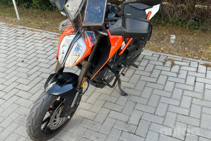 KTM Duke