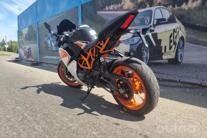 KTM RC