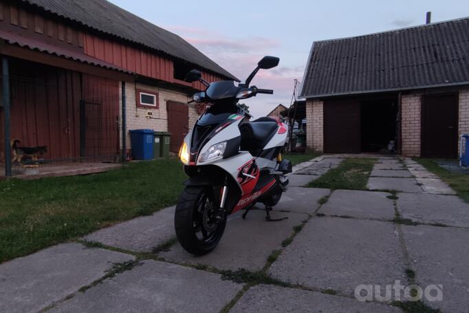 Aprilia SR