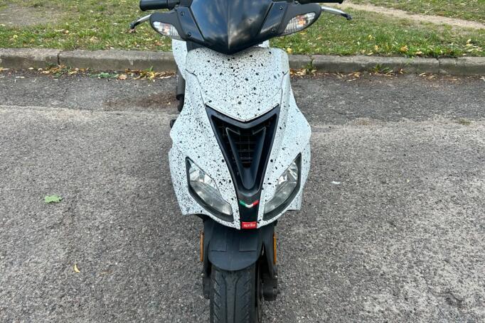 Aprilia SR