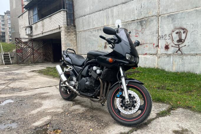 Yamaha FZS 600 Fazer