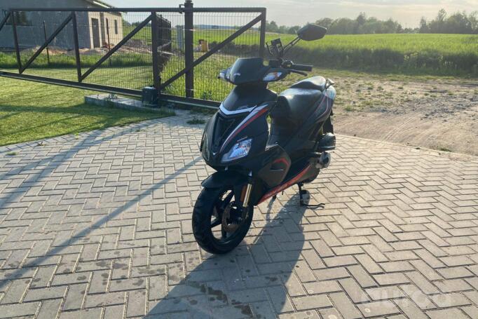 Aprilia SR