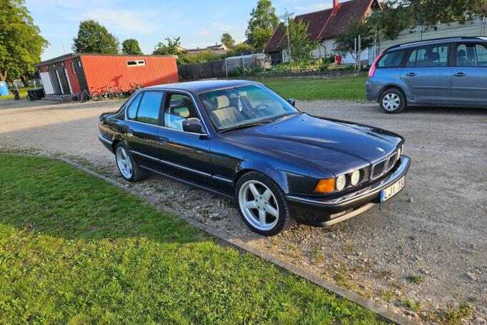 BMW 7 Series E32 Sedan