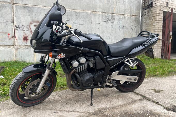 Yamaha FZS 600 Fazer