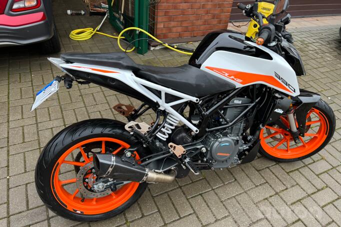 KTM Duke