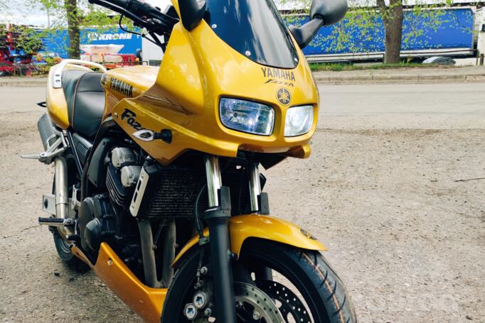 Yamaha FZS 600 Fazer