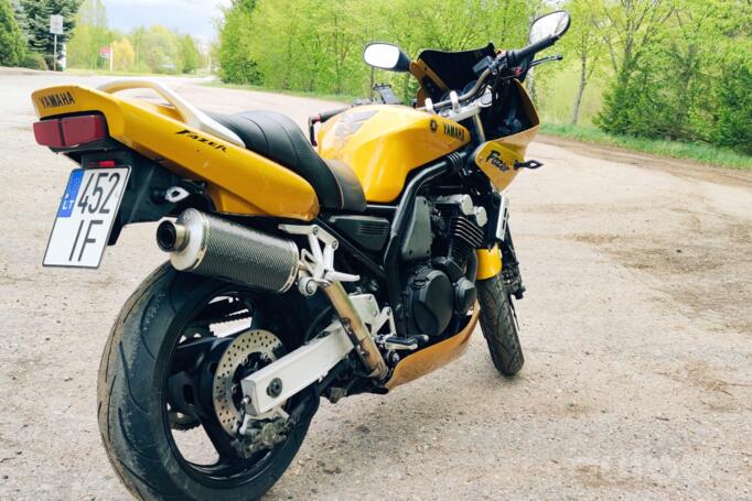 Yamaha FZS 600 Fazer