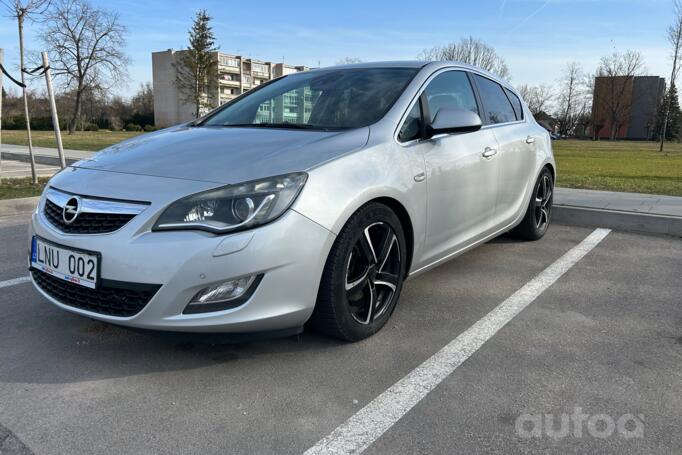 Opel Astra J Hatchback 5-doors