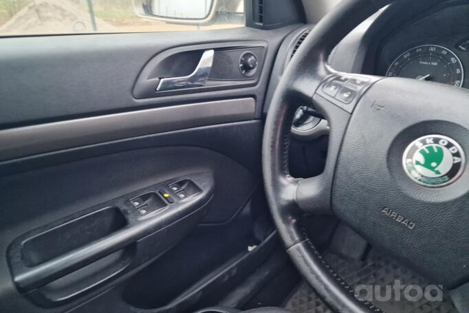 Skoda Octavia 2 generation Liftback 5-doors