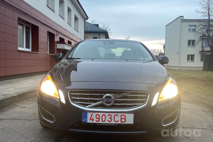Volvo S60 2 generation Sedan