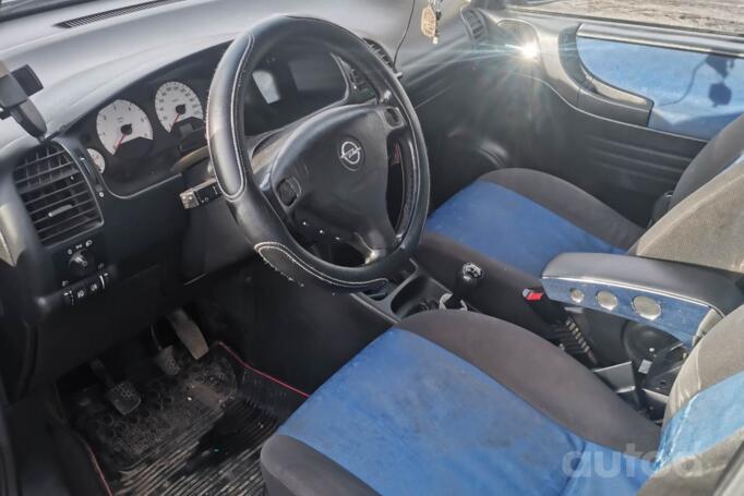 Opel Zafira A Minivan 5-doors
