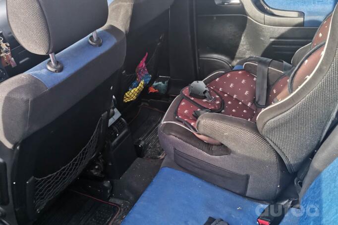 Opel Zafira A Minivan 5-doors