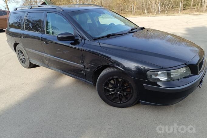 Volvo V70 2 generation wagon