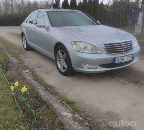 Mercedes-Benz S-Class W221 Sedan