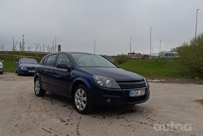 Opel Astra H Hatchback