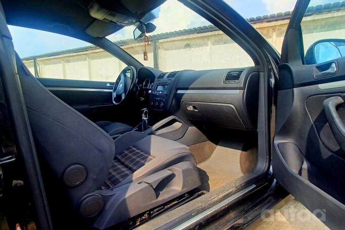 Volkswagen Golf GTI 5 generation