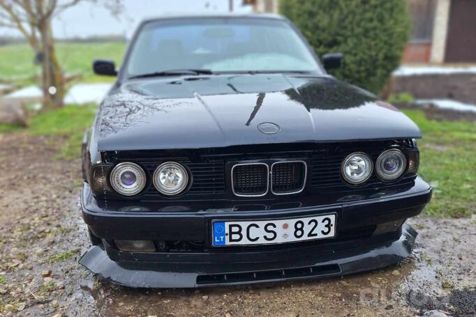 BMW 5 Series E34 Sedan
