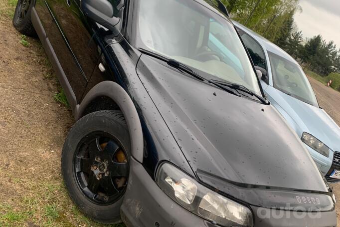 Volvo V70 2 generation wagon