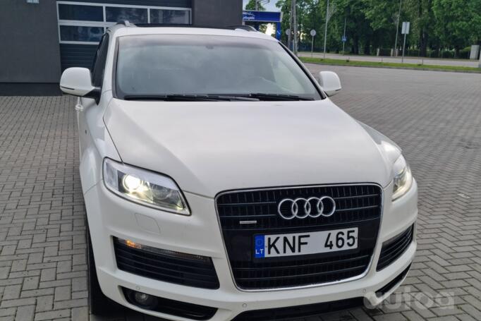 Audi Q7 4L Crossover