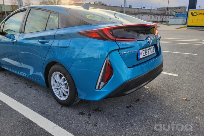 Toyota Prius 4 generation Hatchback