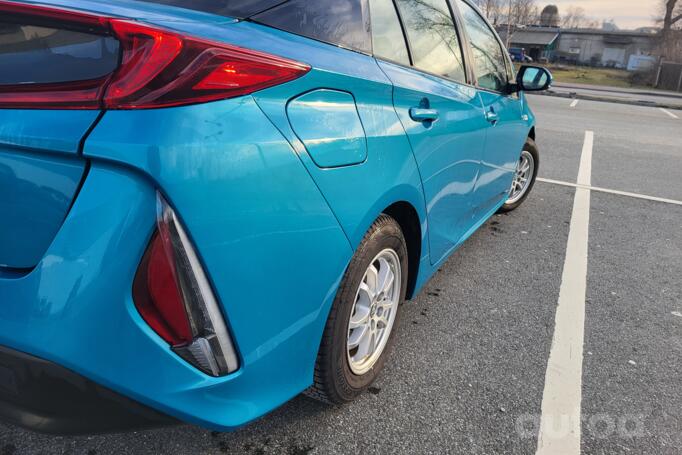 Toyota Prius 4 generation Hatchback