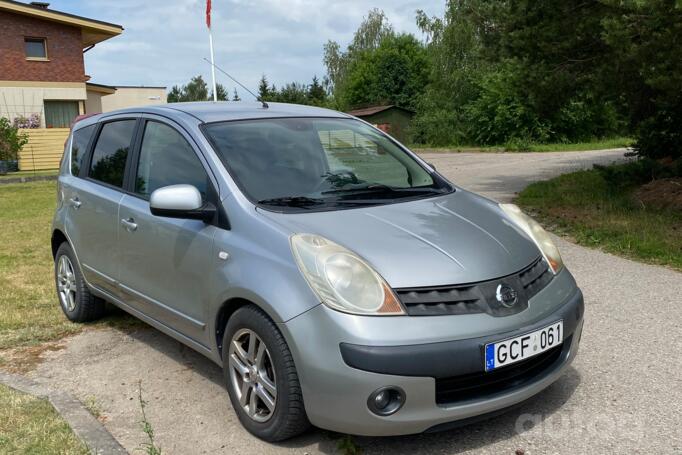 Nissan Note E11 Hatchback