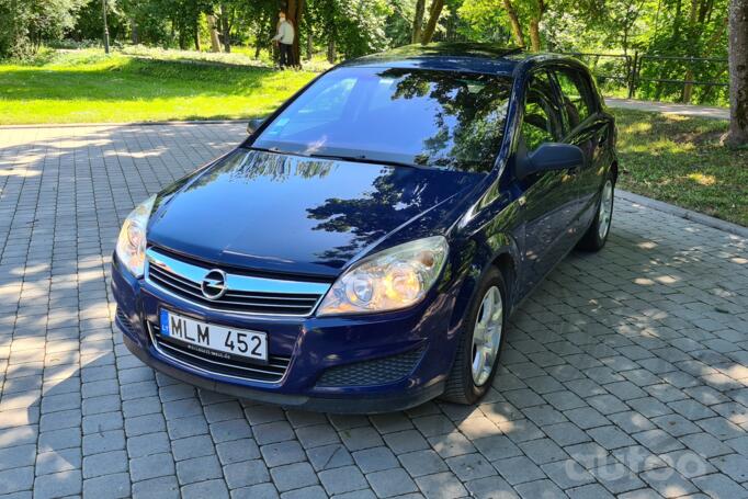 Opel Astra H Hatchback