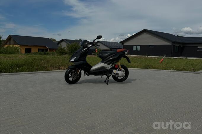 Aprilia SR