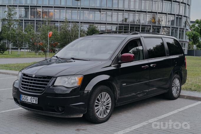 Chrysler Town & Country 5 generation