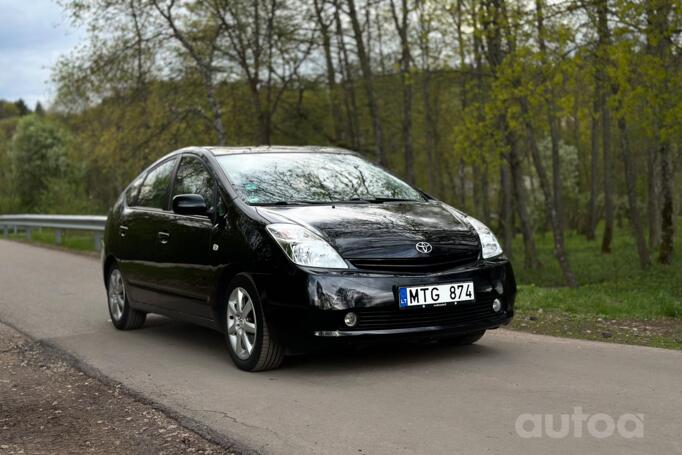 Toyota Prius 2 generation Hatchback