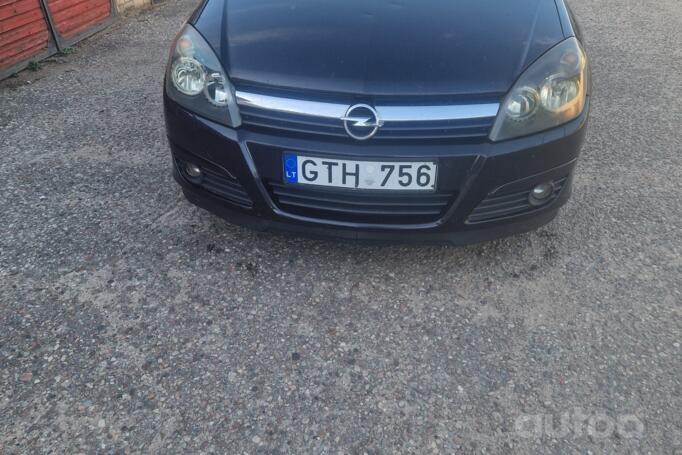 Opel Astra H Hatchback