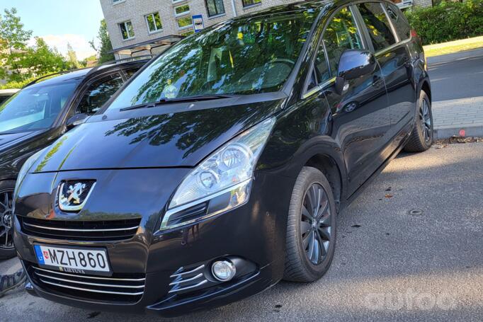 Peugeot 5008 1 generation Minivan