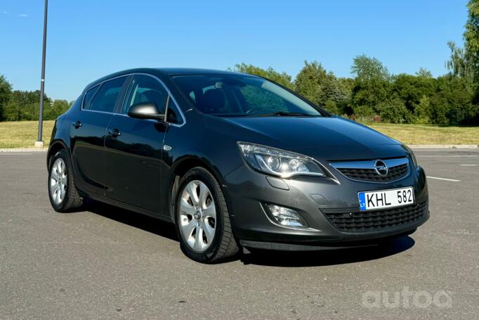 Opel Astra J Hatchback 5-doors