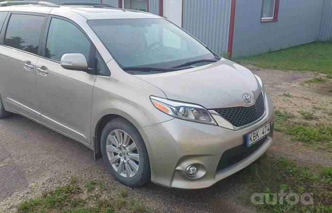 Toyota Sienna 3 generation Minivan 5-doors